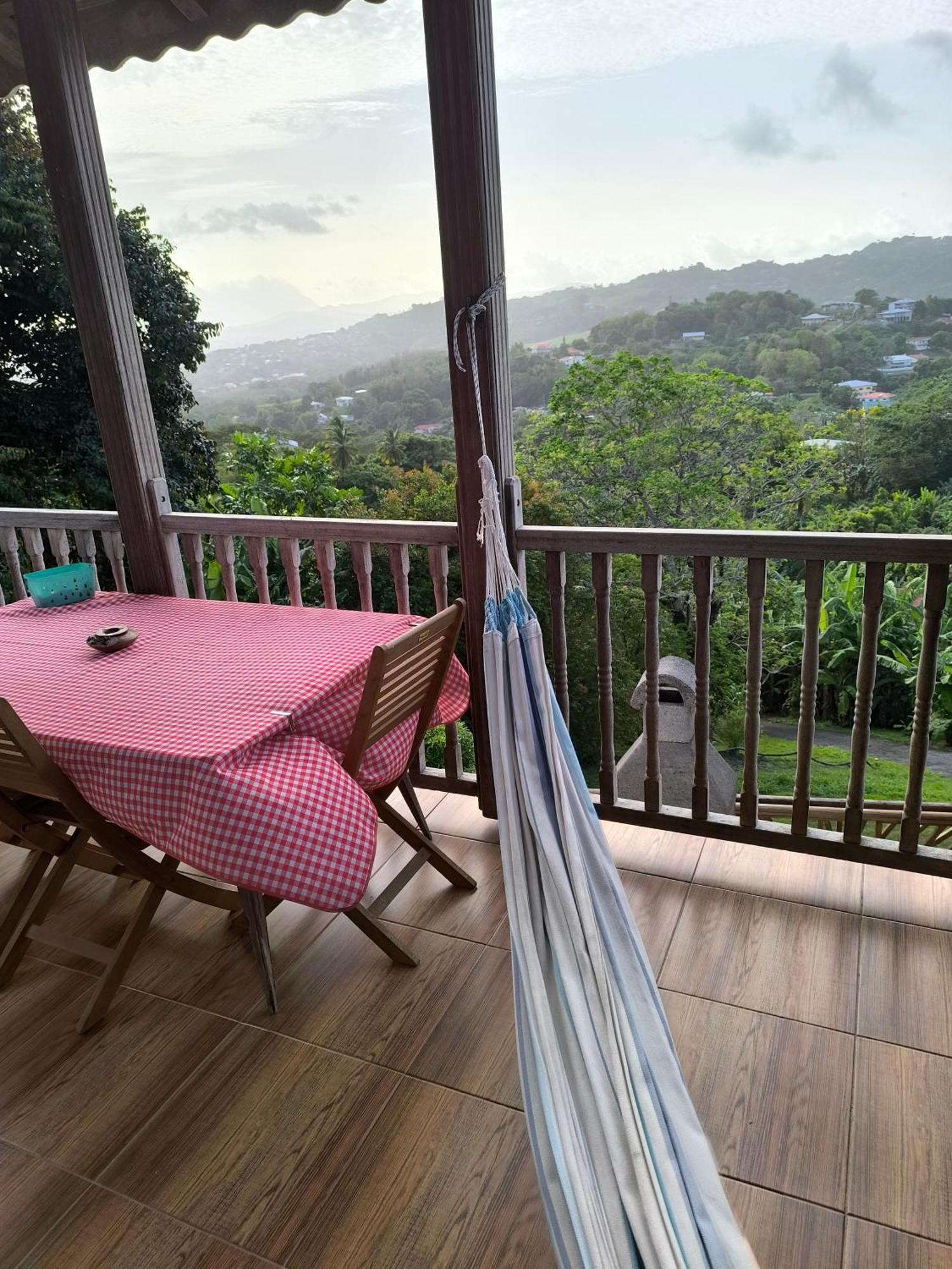 Studio Brazilia Bois Et Nature, Terrasse Avec Vue Sur Les Pitons Le Robert Exterior foto